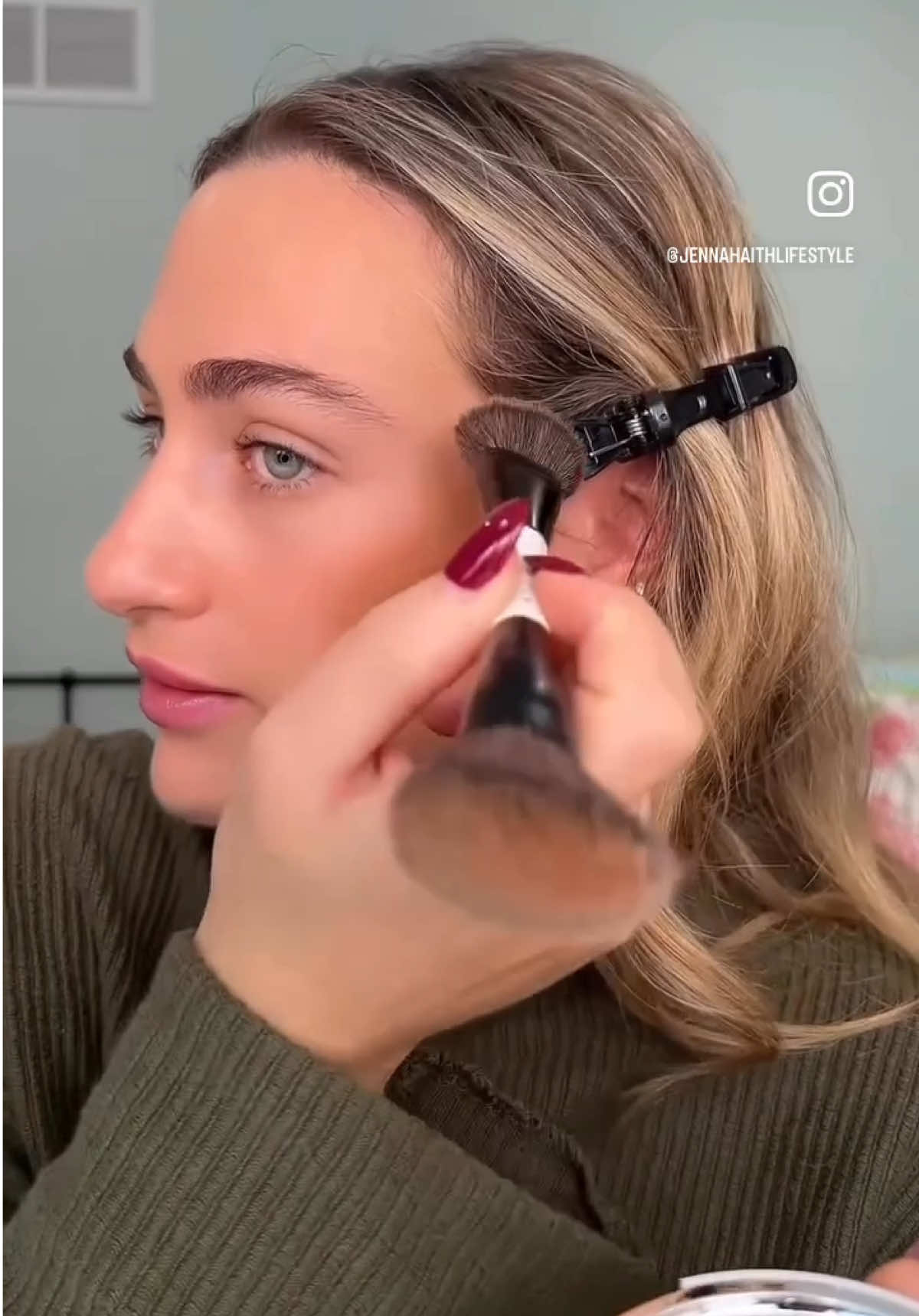 TikTok post by @jennahaithlifestyle for MAKEUP BY MARIO. Caption reads: [...] #bronzymakeup #bronzer  @Makeup By Mario  .