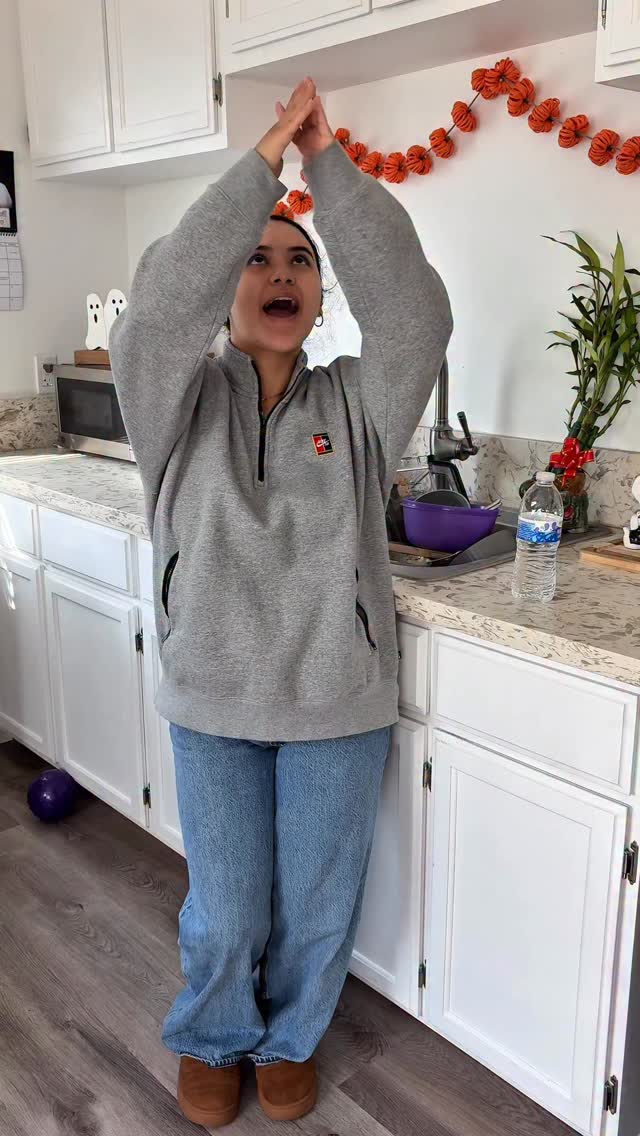 Instagram post by @madsaflo for Dawn. Caption reads: PURRR!!
#mamimaddie #cleanwithme #momcreator....