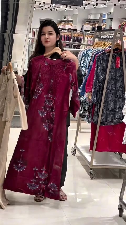 Instagram post by @maria_motiwala for Reliance Trends. Caption reads: [...] #mumbaicreator #contentcreator (Reliance....