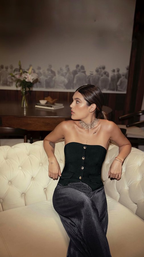 Instagram post by @ohlalalita for Leonisa. Caption reads: Video vs. 📸 @leonisa 
#patrocinado.