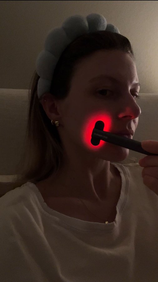 Instagram post by @taylorrochelled for Solawave. Caption reads: making @solawave an essential step in my night....