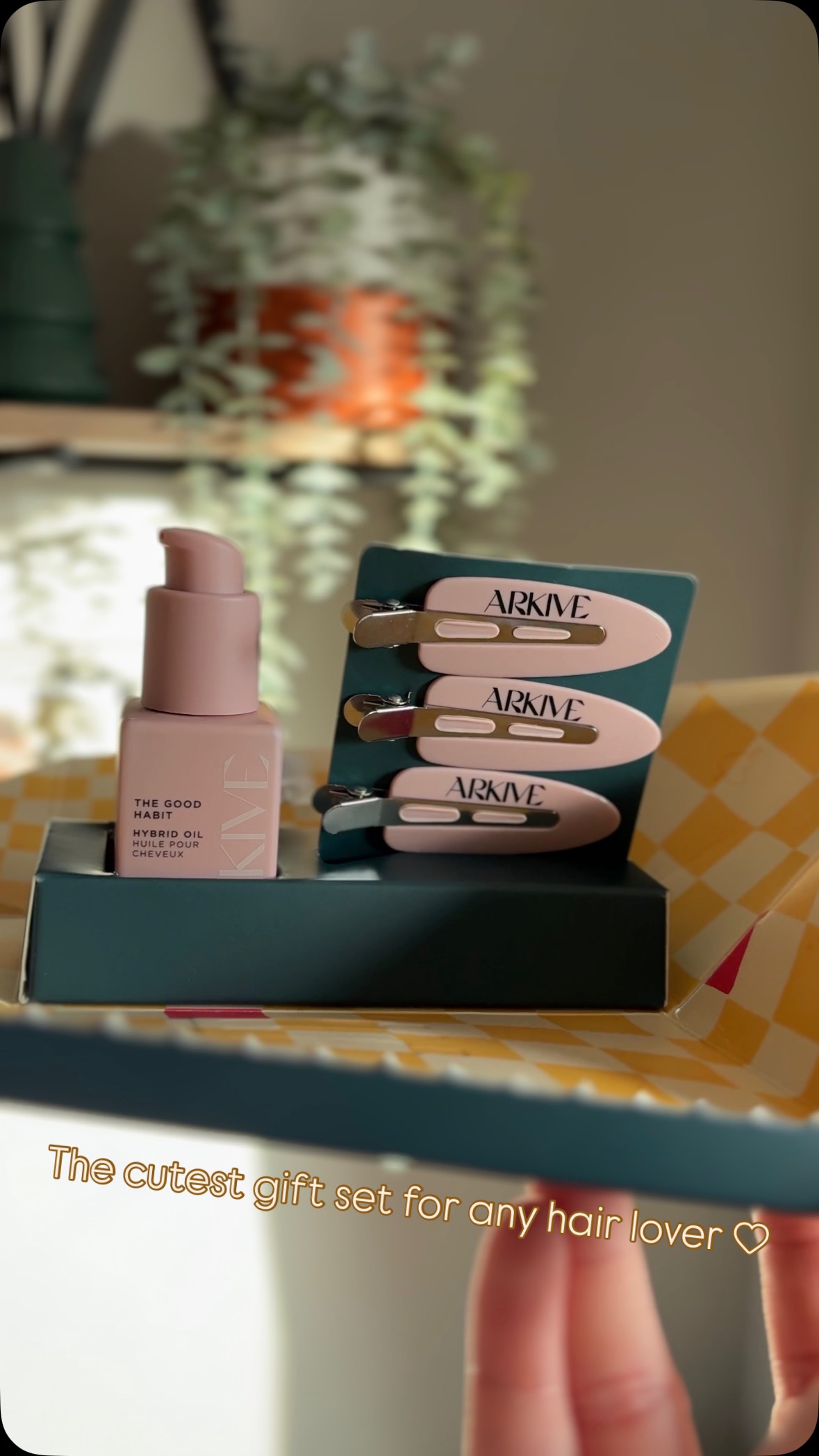 Instagram post by @burnt__sienna__ for ARKIVE HEADCARE. Caption reads: This little Arkive Glow Set would make the cutest....