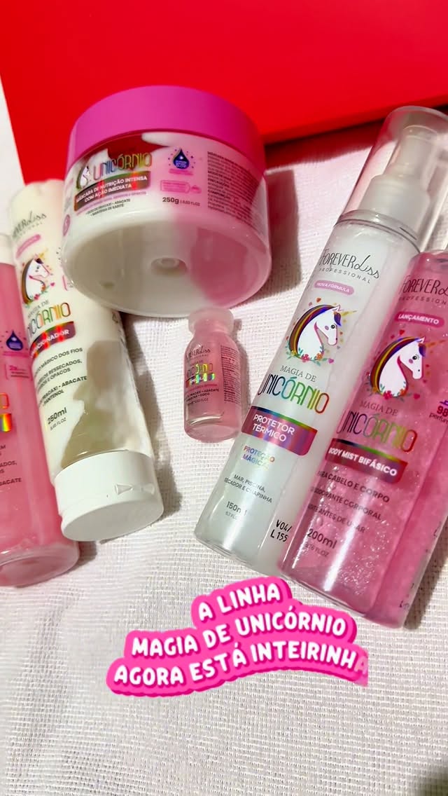 Instagram post by @cleogaarcia for Forever Liss. Caption reads: ✨🦄 Chegou a magia que seu cabelo esperava! A....