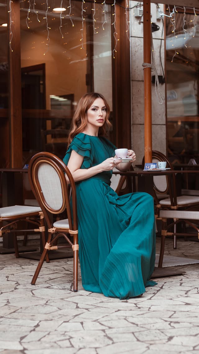 Instagram post by @martinacorradetti for LightInTheBox. Caption reads: The smell of coffee and freshly baked....