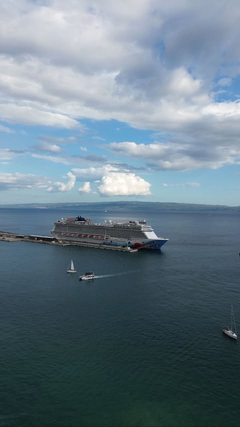 Instagram post by @iamjamesmeeks for Norwegian Cruise Line. Caption reads: [...] cut corners.

I’m partnering with....