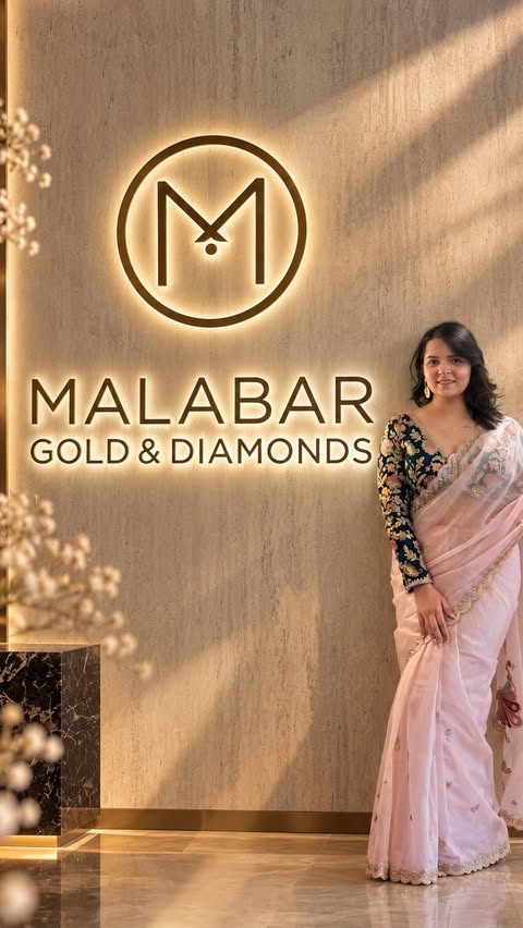 Instagram post by @little_secret.08 for Malabar Gold and Diamonds. Caption reads: [...] the ✨ ARTISTRY SHOW ✨ by....