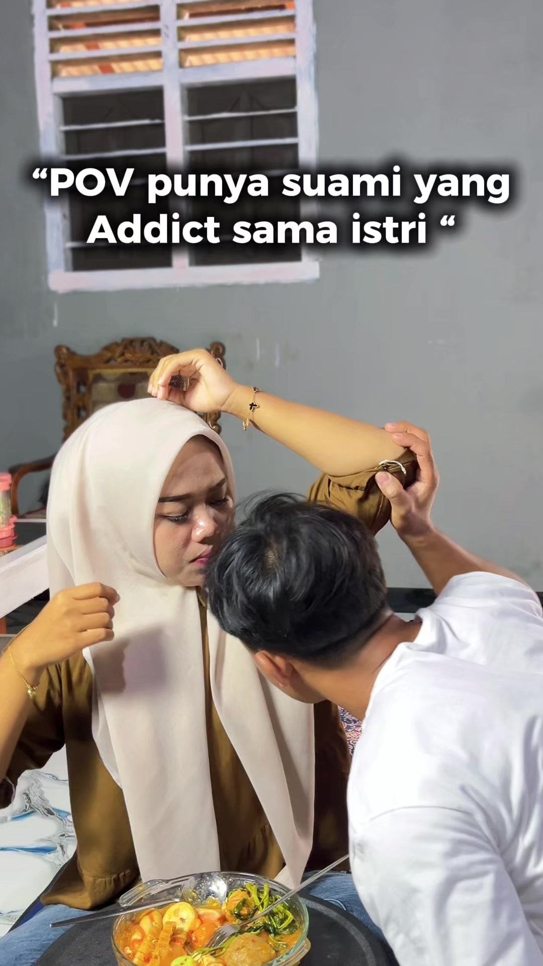 TikTok post by @betifatmawati1124 for Hobebar Indonesia. Caption reads: Seperti biasa doi tidak tahan dengan yang wangi2....