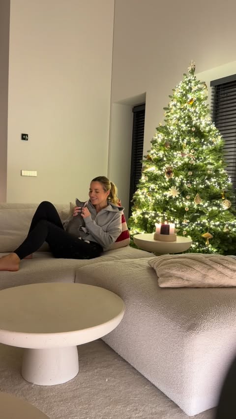 Instagram post by @gelmine_glemzaite for Myprotein Europe. Caption reads: [...] valandomis - 47 % reklama @myproteineurope.