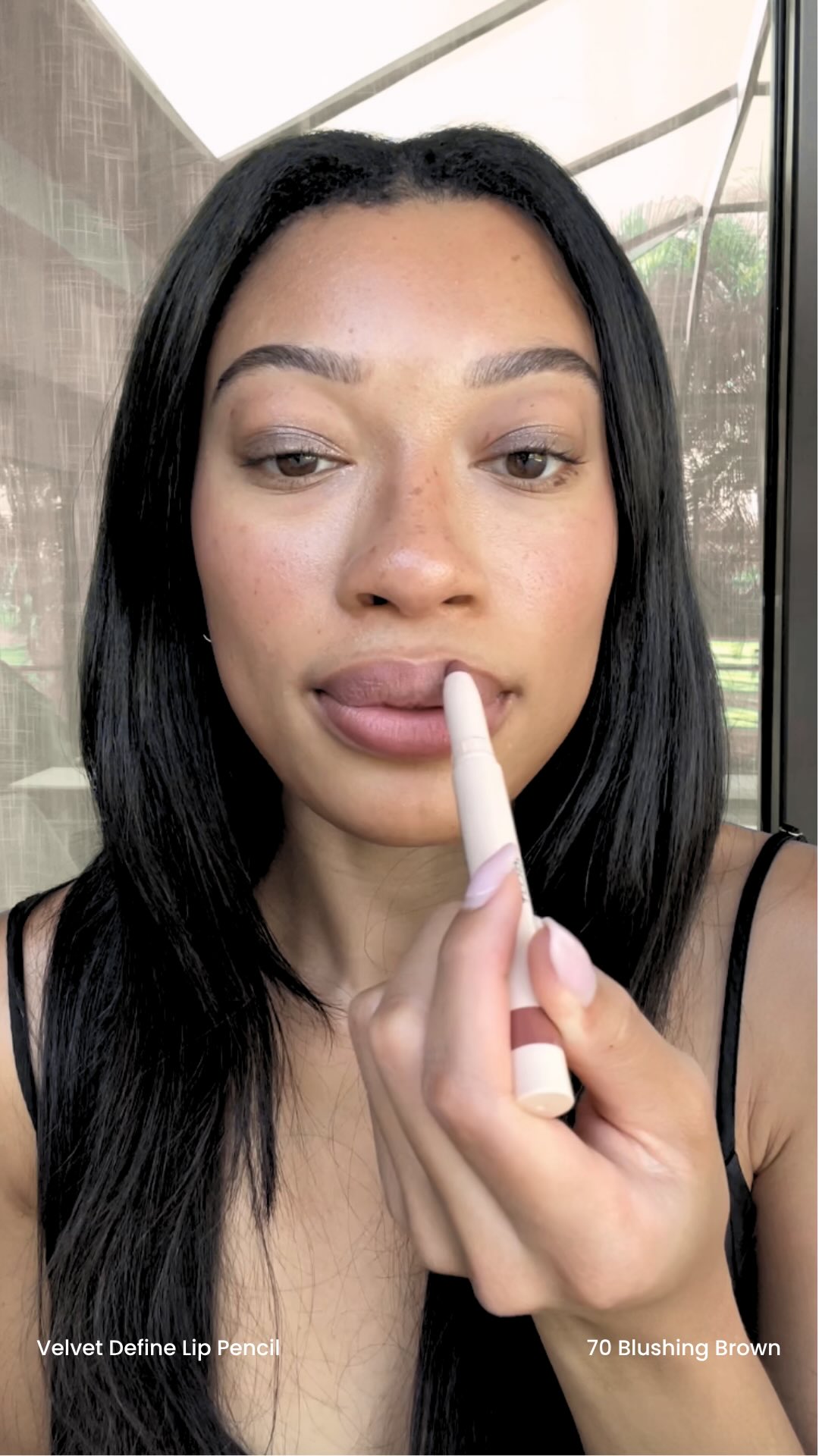 Instagram post by @dedrianaanicole for INGLOT COSMETICS. Caption reads: Only 10 seconds for your lips? #INGLOT10s
Use....