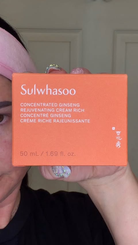 Instagram post by @angelcitro for Beautytap. Caption reads: [...] from @sulwhasoo.us @sulwhasoo.official....