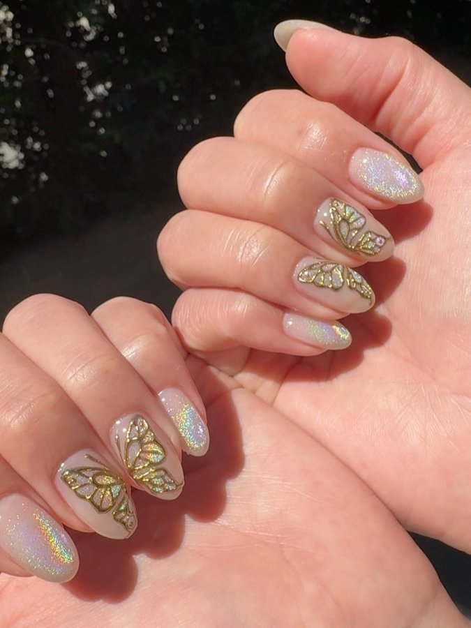 Instagram post by @noellefuyunails for ICEGEL. Caption reads: [...] to catch the sun before summer ends😌

Using....