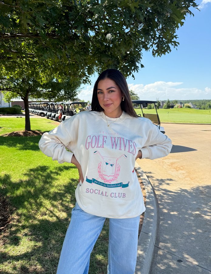 Instagram post by @jeanineamapola for Pink Lily. Caption reads: #PinkLilyPartner Professional golf wife ⛳️😎 [...].