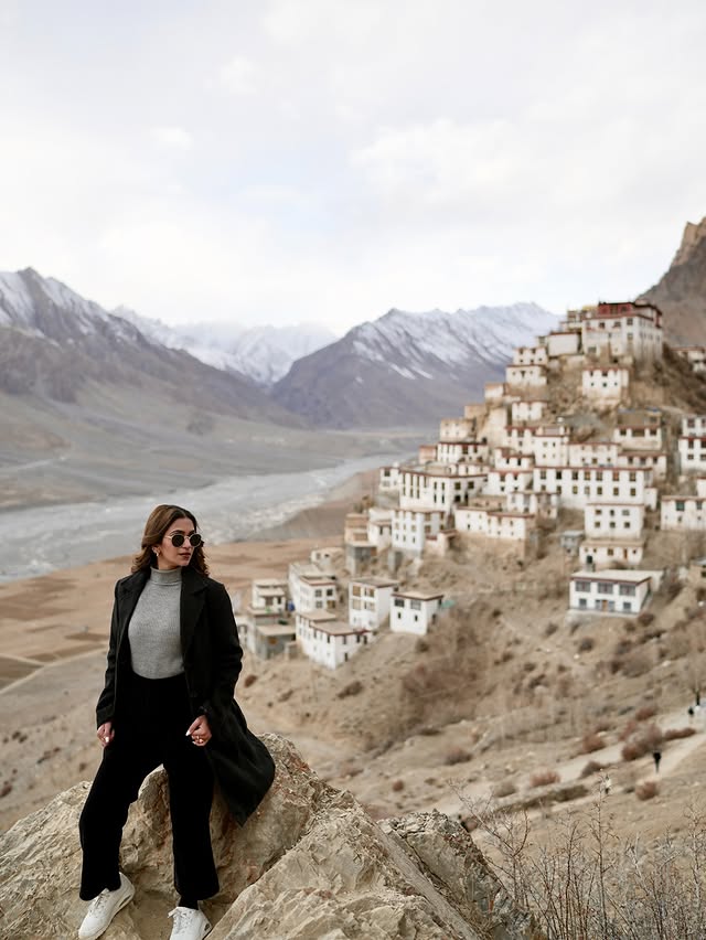 Instagram post by @tinasharmaofficial for Amazon Fashion. Caption reads: Comment for link

Amazon Great Republic Day sale....