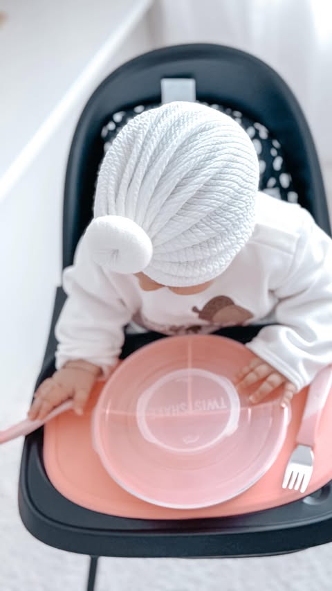 Instagram post by @magic.__.sisters for Twistshake. Caption reads: ✨ Black Week Alert! ✨
Upgrade your little one’s....