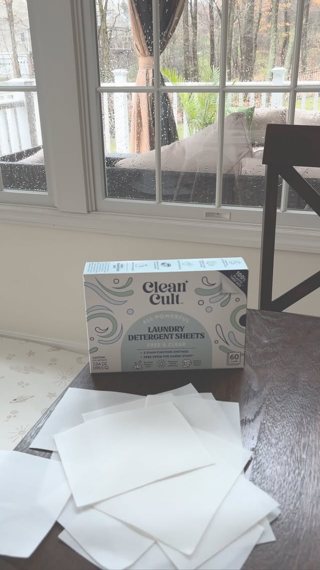 Instagram post by @mommaandmeow for Cleancult. Caption reads: [...] & asthma! We are loving these @cleancult....