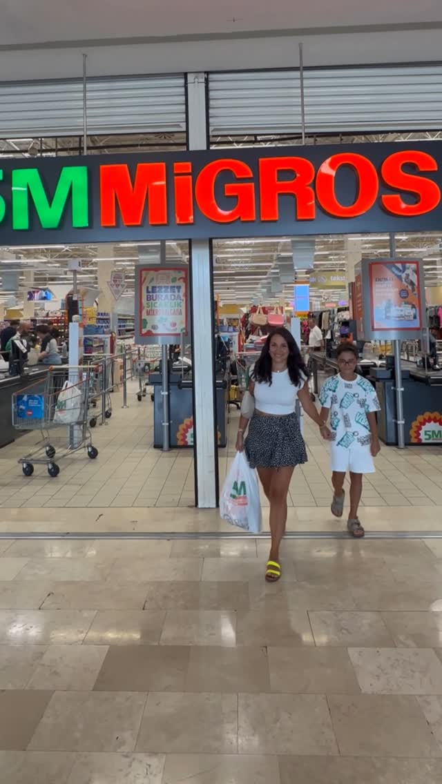 Instagram post by @erdemerve for Migros. Caption reads: Yemek kapsülleri çıkana kadar en iyisi #migros ‘un....