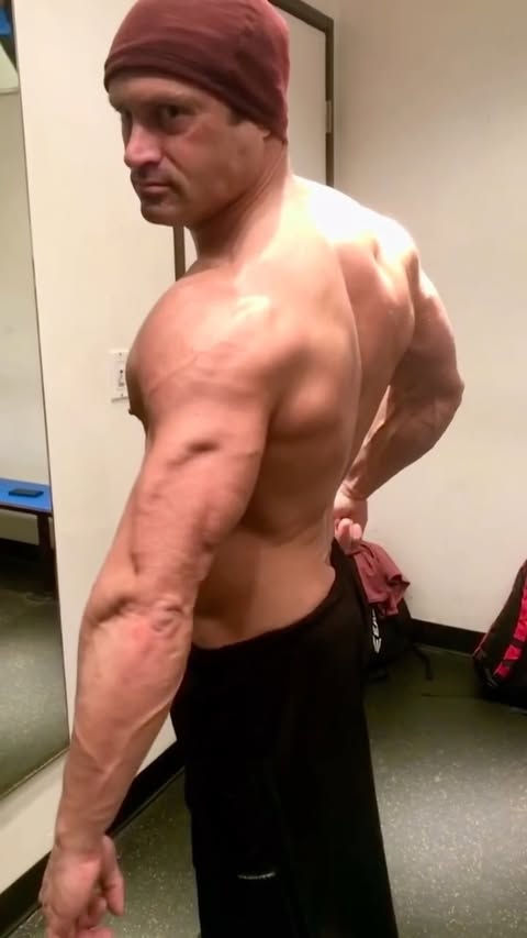 Instagram post by @jasonpowell277 for Vanquish Fitness. Caption reads: 🔥The weight won’t lift itself—neither will your....
