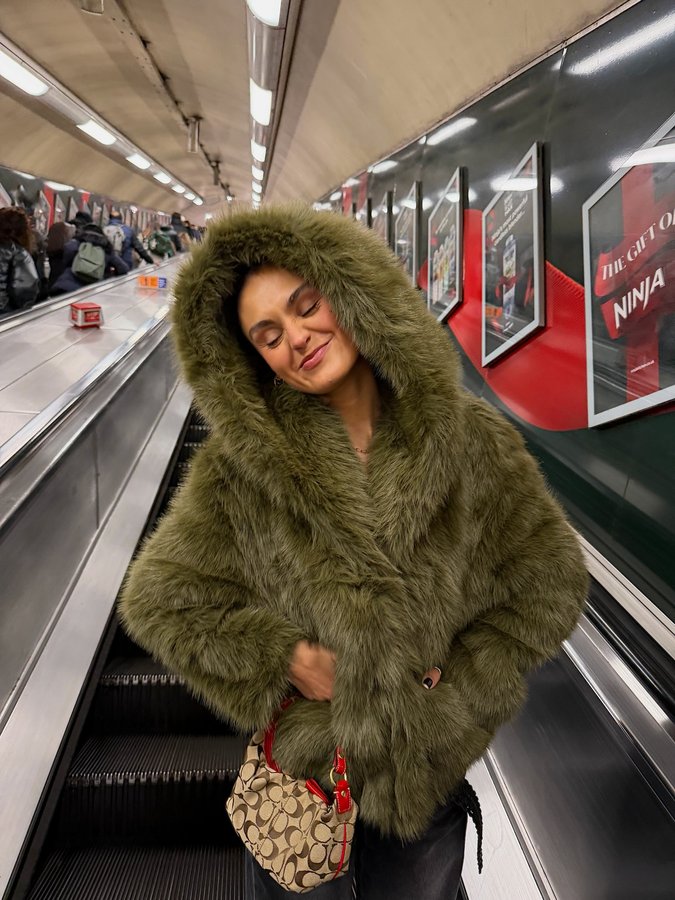 Instagram post by @misha_grimes for Primark. Caption reads: AD Guyssss it’s well & truly coat season @primark....