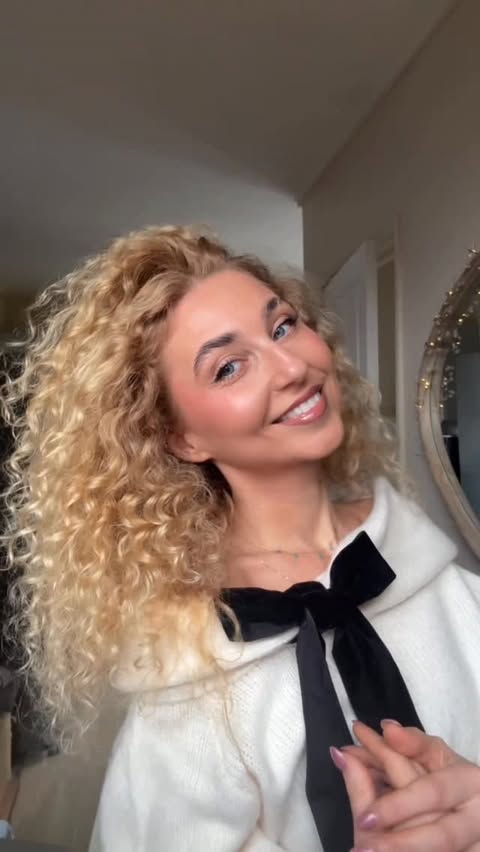 Instagram post by @marlenaluczak for Morphe. Caption reads: Not my usual content 🙈🙊🙉

But here I am, having....