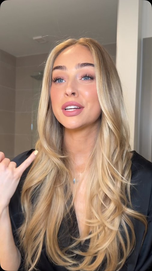 Instagram post by @sydneyschiffer for Ethique. Caption reads: [...] planet which is HOT 🥵 a musttttt try....