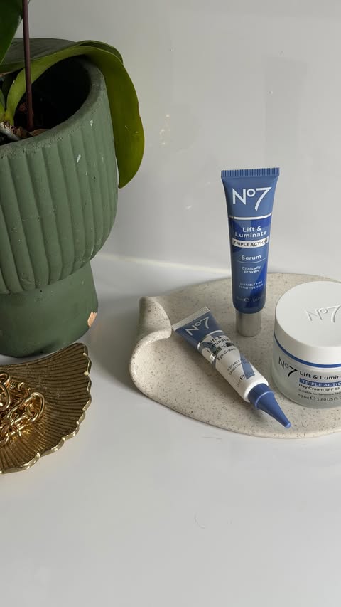 Instagram post by @onabeautybender for Adore Beauty. Caption reads: [...] find the No7 Lift & Luminate range at Adore....