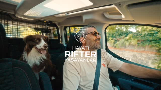 Instagram post by @maxveali for Peugeot Türkiye. Caption reads: Ben ve Teo’m  Rifter’la hayatı daha büyük, daha....