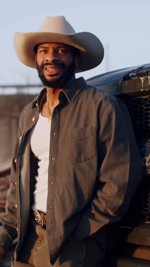 Instagram post by @omarihood for ThreadBeast. Caption reads: Come to a photo shoot with me! Only @threadbeast....