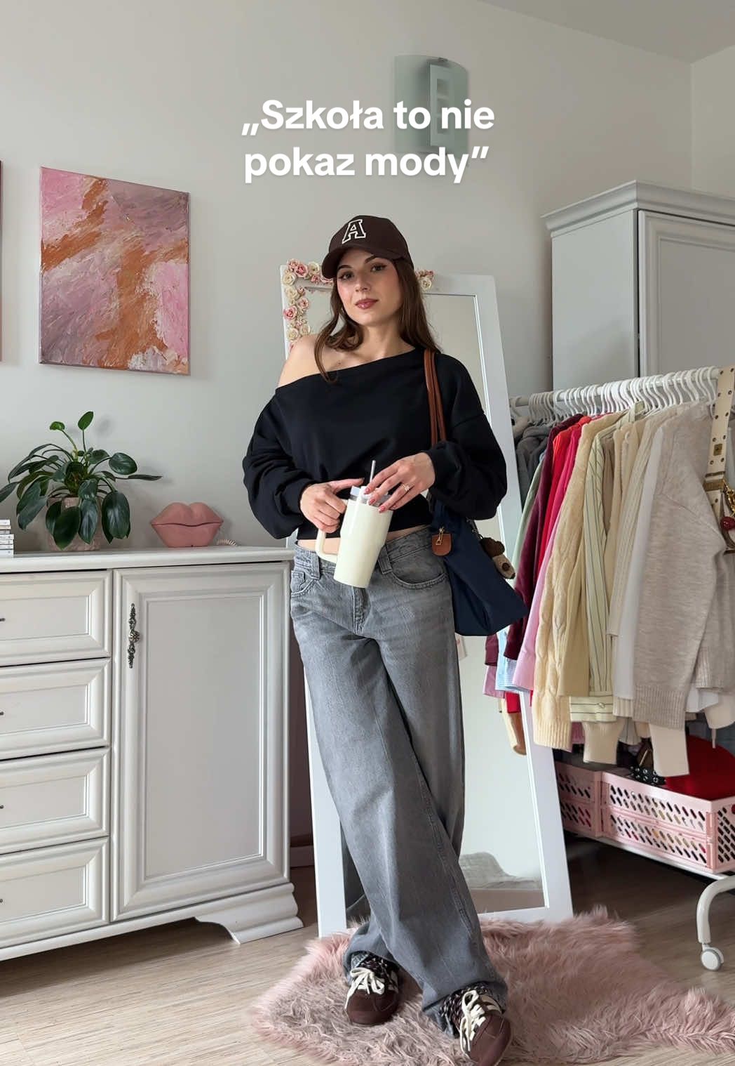 TikTok post by @amelia.matyjasek for House Brand. Caption reads: Back to school z @House Brand 📚✏️ Który outfit....