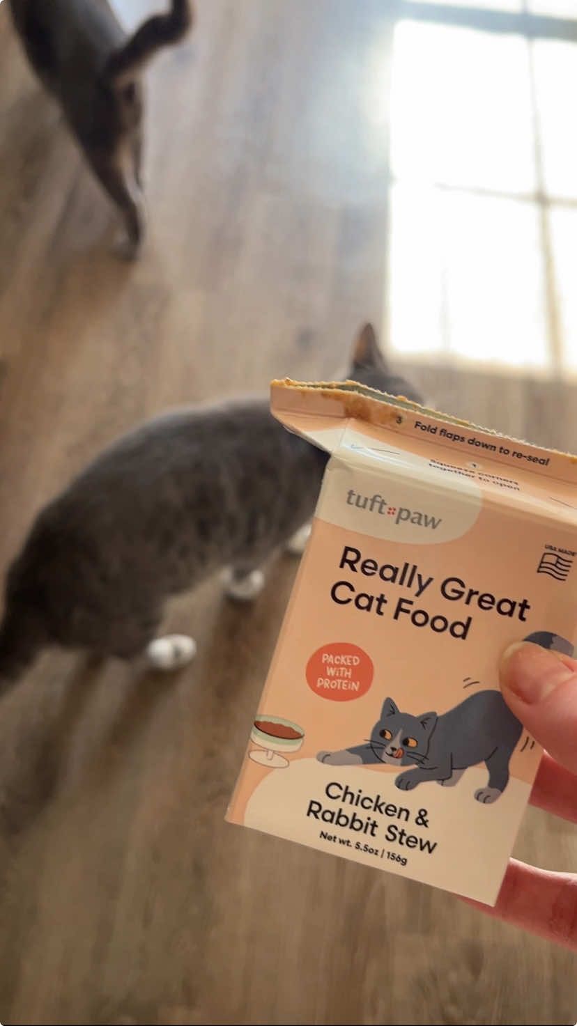 TikTok post by @oranotrita for Tuftandpaw. Caption reads: [...] vitamins and nutrients @Tuft & Paw....