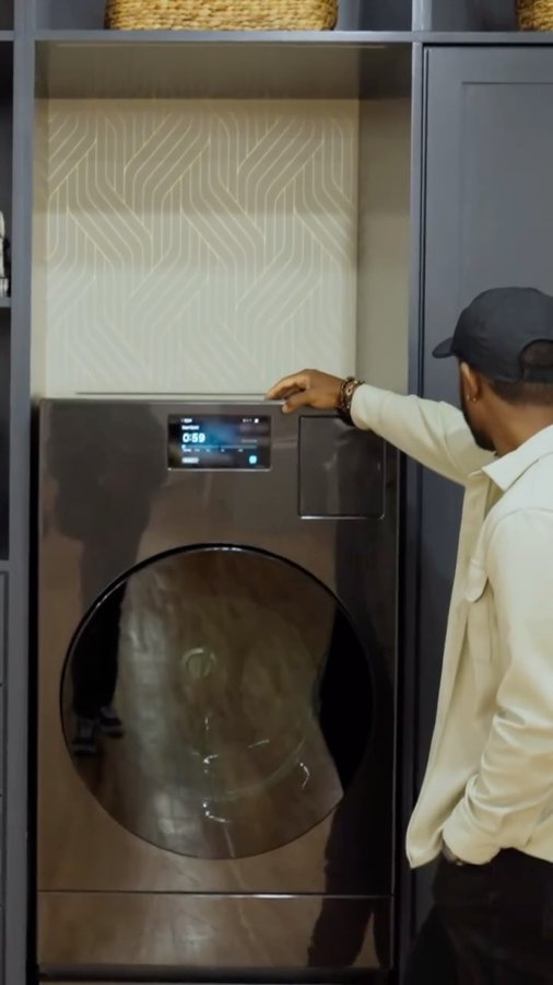 Instagram post by an influencer for Samsung US. Caption reads: [...] go. Lazy level: Expert 😅 @samsungus....