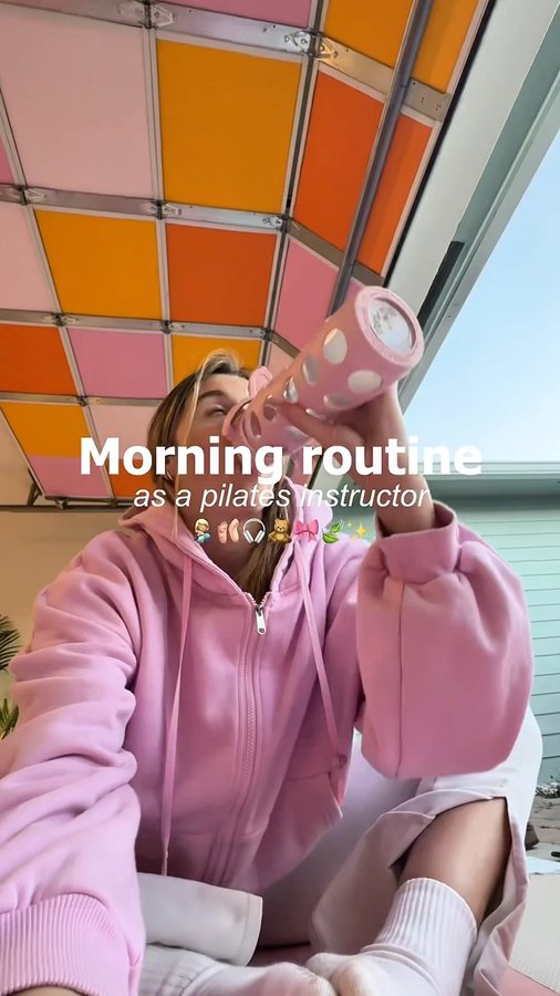 Instagram post by @calliegualy for Lifefactory. Caption reads: [...] bod using my actual fav water bottle....