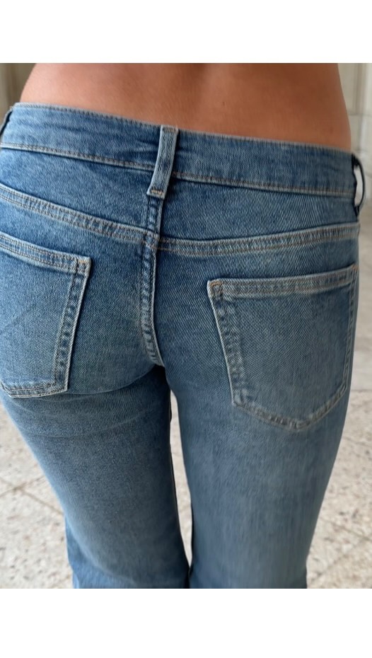 Instagram post by an influencer for H&M. Caption reads: wasn’t ready for this comeback @hm 🖤 .....