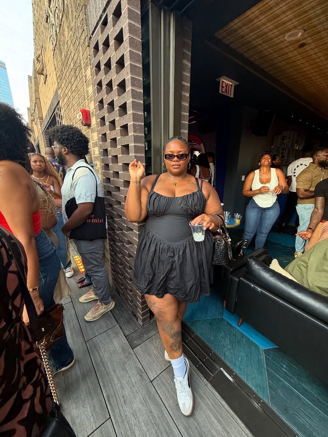 Instagram post by @m4drude for Universal Standard. Caption reads: Summer ‘25 vibes 

Unuversal standard lounge....