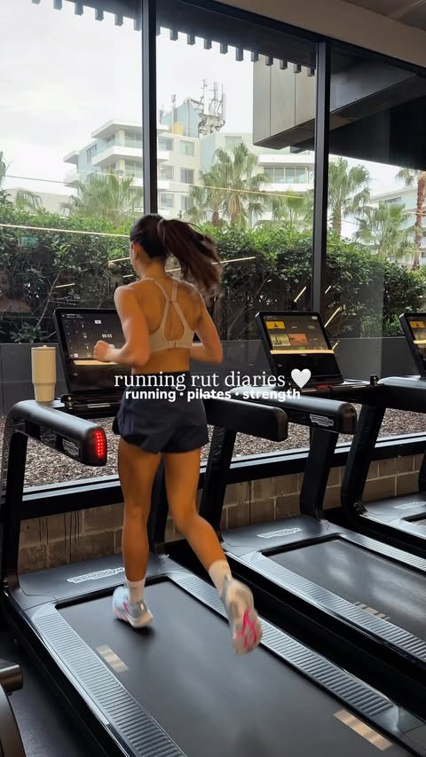 Instagram post by @fitnessbymads_ for Lorna Jane Active. Caption reads: [...] knowing everything just works💌....