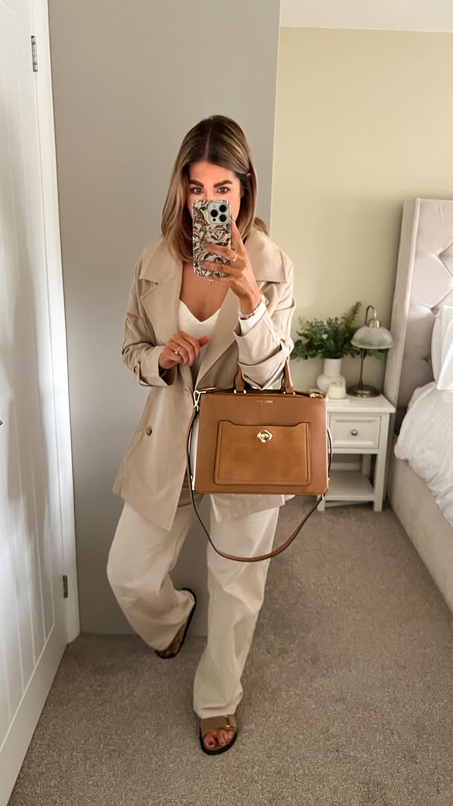 Instagram post by @kirstyannemarr for Dorothy Perkins. Caption reads: [...] out with the family… Wearing my new....