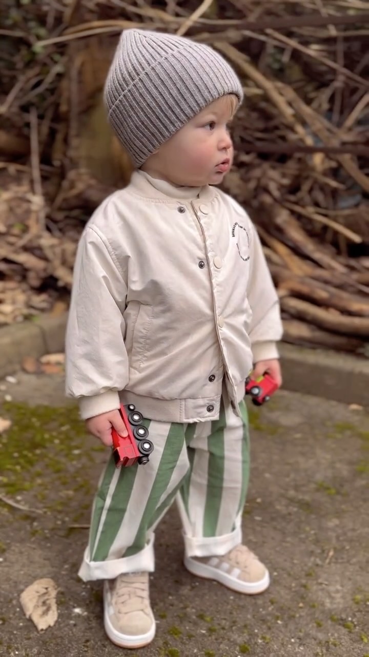 Instagram post by an influencer for MiniOlie. Caption reads: the perfect trousers from @minioliestore use can....