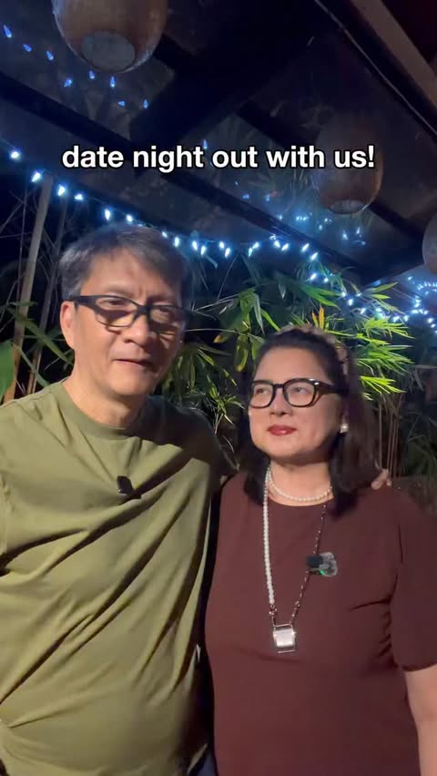 Instagram post by @barniadventures for VisitSingapore. Caption reads: enjoy life daughters! 💙 #PassionMadePossible....