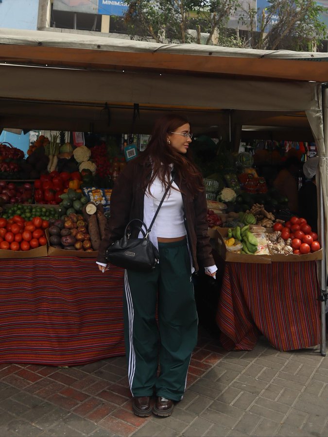 Instagram post by @biavasconcelosg for Civitatis. Caption reads: Sendo feliz no Peru 💃🏼💃🏼

@civitatis_br.