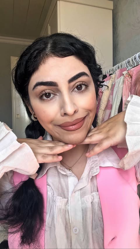 Instagram post by @fiadaline_ for JESSUP. Caption reads: [...] makeup starts with good brushes 🖌️....