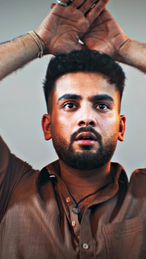 Instagram post by @stories.3am_ for MX Player. Caption reads: [...] se bahar streaming now on @mxplayer for....