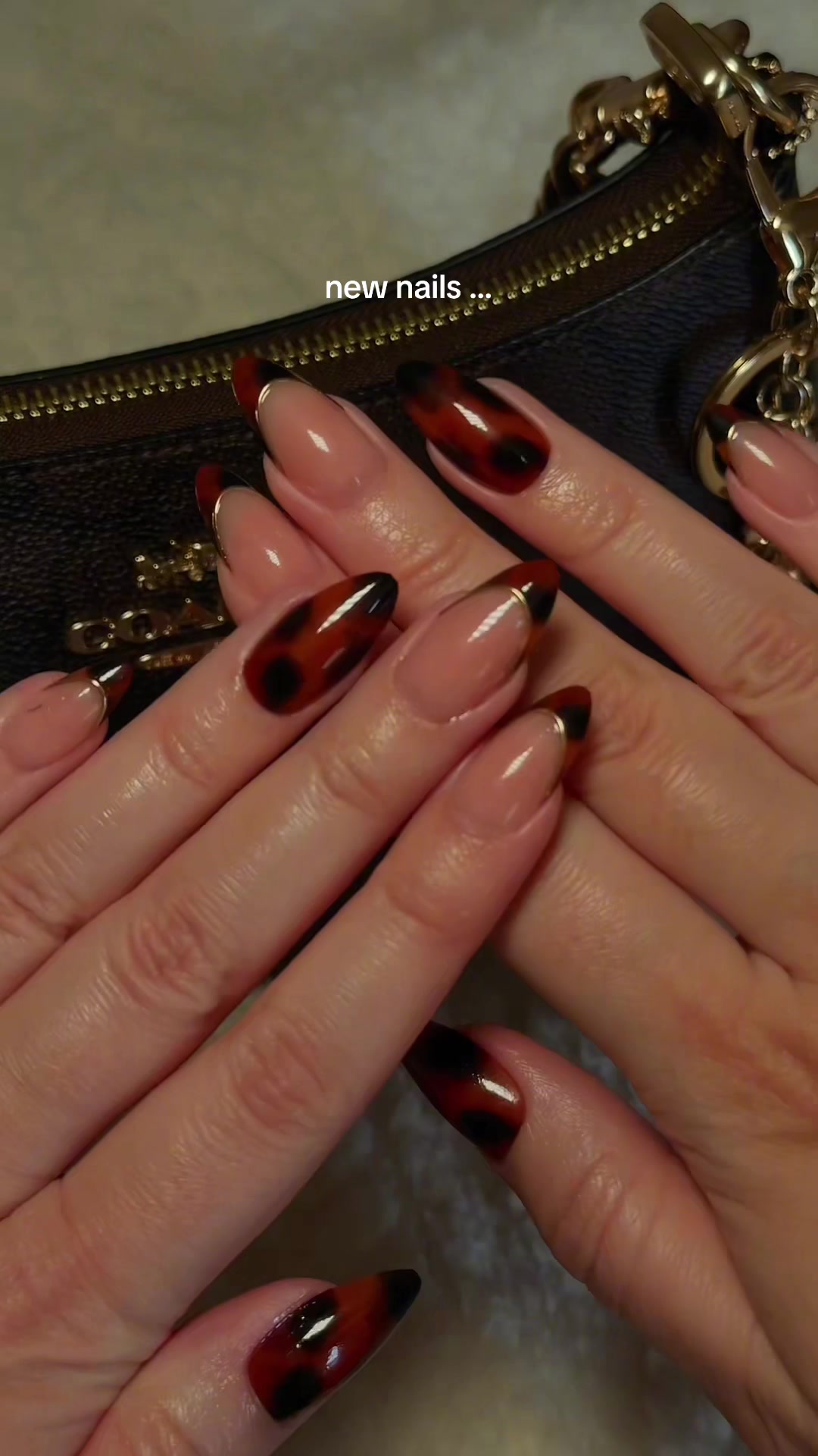 TikTok post by @naomikaylaa for VSALONNAIL. Caption reads: [...] #leopardnails #nailinspo #vsalonnails.