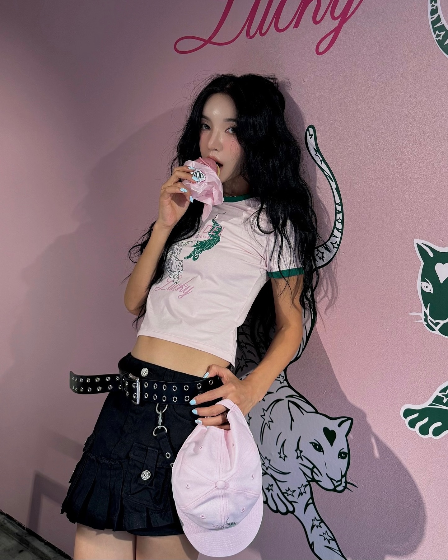 Instagram post by @seoyeonsuu for SNIDEL BEAUTY. Caption reads: #AD @snidel_official 💖💗💓💘🩷
탤혬샌수 스나이델 20주년....