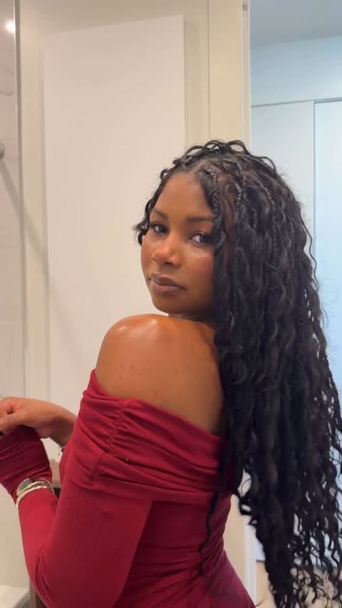 Instagram post by @clarkepeoples for Sol de Janeiro. Caption reads: my secret to holiday party-ready skin + a juicy....