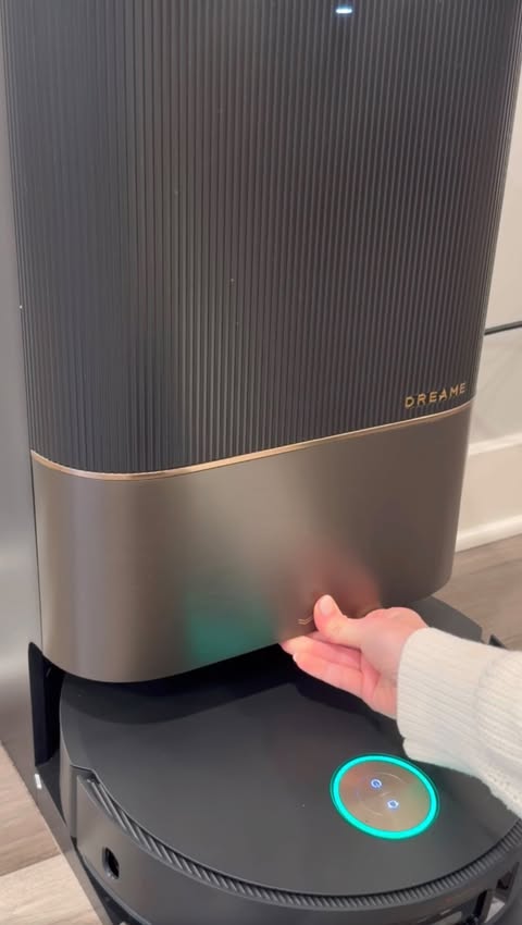 Instagram post by @kate_cleanhome for Dreame. Caption reads: The Dreame X50 Ultra is now on sale for Black....