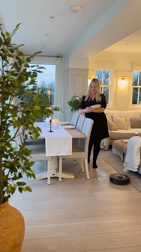 Instagram post by @the_hollies_1 for Ultenic. Caption reads: [...] the fabulous sister brand of @ultenic_uk....