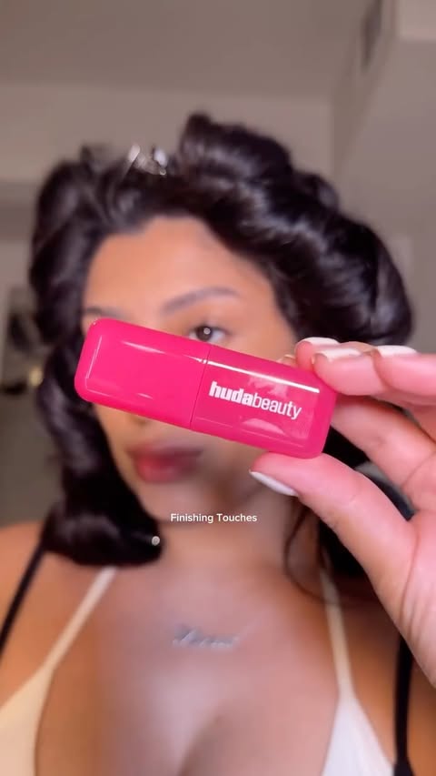 Instagram post by @glowinriss for IPSY. Caption reads: @IPSY girl since 2018 . . . . . #makeup [...].