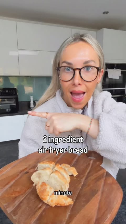 Instagram post by @themummy.motivator for Wowcher. Caption reads: [...] new air fryer that I picked up on @wowcher....