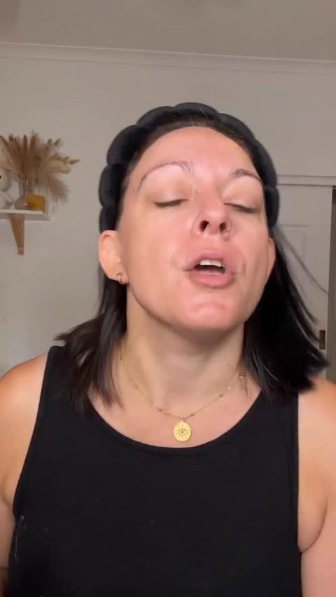 Instagram post by an influencer for VIXIN Beauty. Caption reads: [...] VIXIN Get Ready With Me Vixin Beauty isn’t....