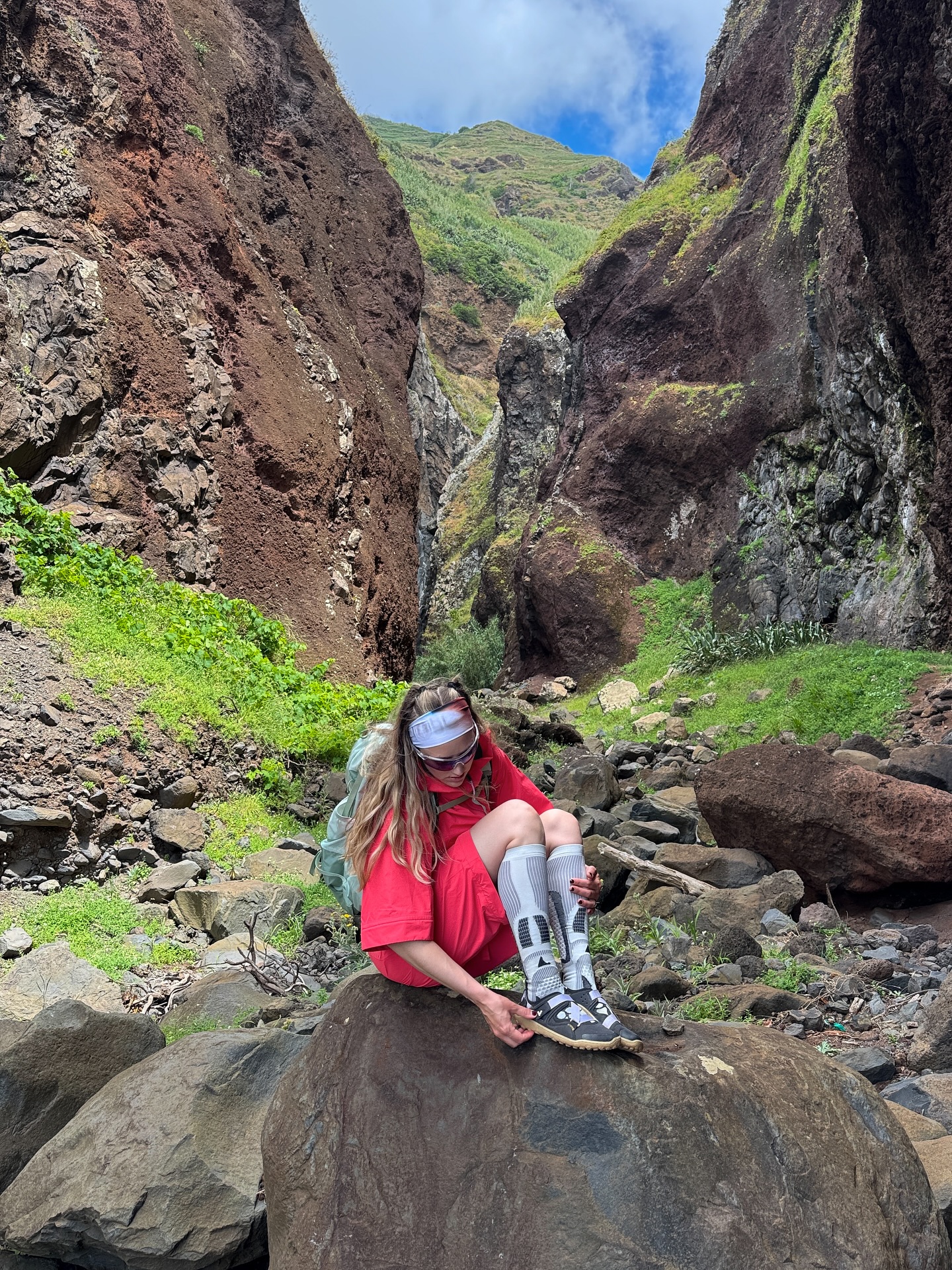 Instagram post by @sabriinab___ for VIVOBAREFOOT. Caption reads: exploring new places with my @vivobarefoot.