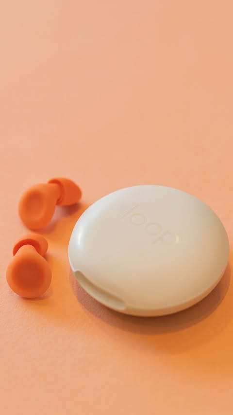 Instagram post by @ryansurii for Loop Earplugs. Caption reads: [...] didn’t realise I was sleeping.....